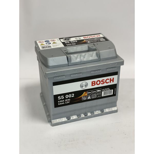 Автомобильный аккумулятор BOSCH 54Ah 530A R+ (правый +) L1 (S50 020) 564958891528 фото